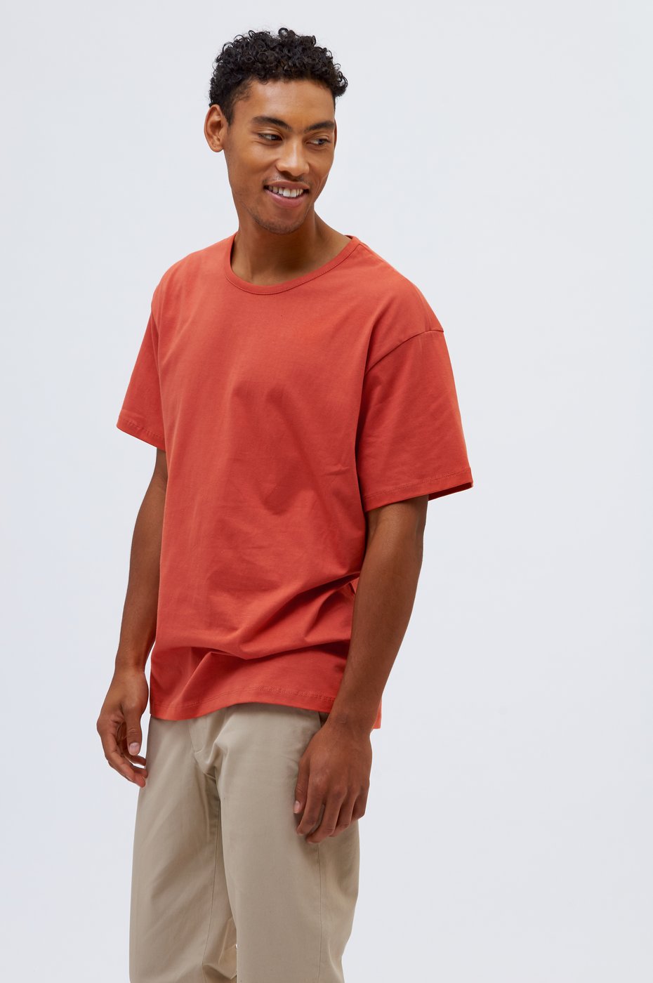 7 Basic Tees That are Anything But Kotn